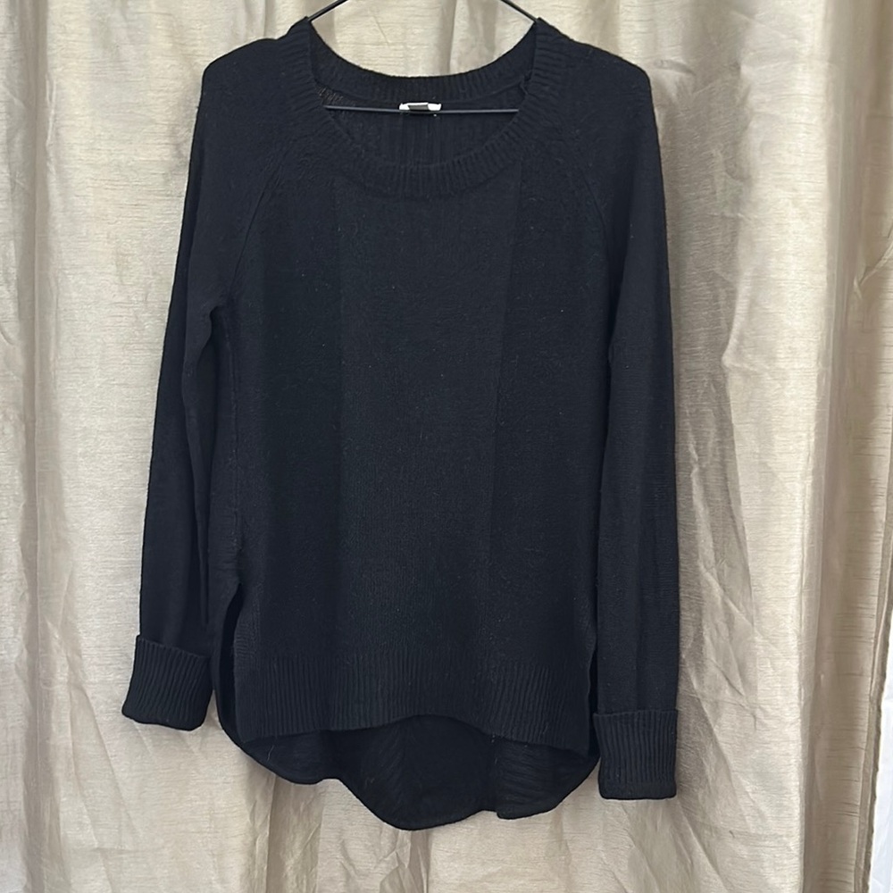 ❤️BUNDLE buy 3 get 15% OFF❤️
Hinge Black Crew Neck Sweater